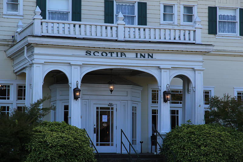 Scotia Inn Entrance